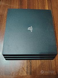 Playstation 4 Pro + controller + 4 giochi 