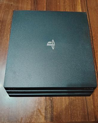 Playstation 4 Pro + controller + 4 giochi 