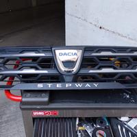 mascherina anteriore  Dacia Sandero 