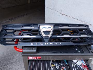 mascherina anteriore  Dacia Sandero 
