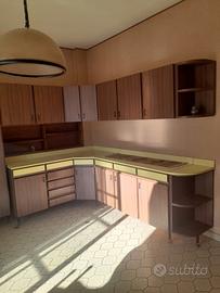 cucina usata pochissimo.
