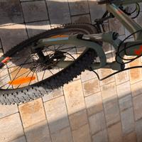 Bicicletta cube ammortizzata bambino