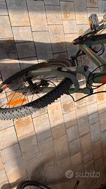 Bicicletta cube ammortizzata bambino