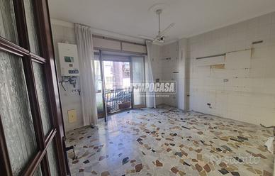 Appartamento a Napoli Via Gigante Mario 4 locali