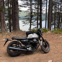 Moto Guzzi V7 III Rough - 2021