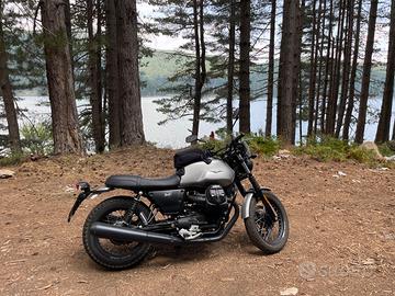 Moto Guzzi V7 III Rough - 2021