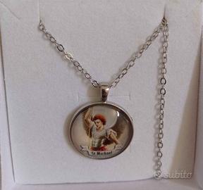 collana con medaglia