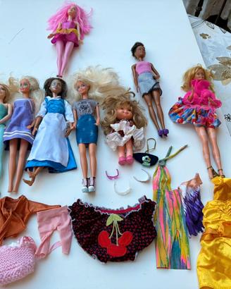 Lotto Bambole Vintage e Moderne tipo Barbie