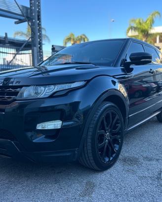 Land Rover Range Evoque 2.2 TD4 5p. Total black
