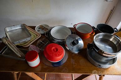 Lotto di pentole oggetti per la cucina