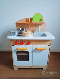 Cucina gioco Hape con scatola