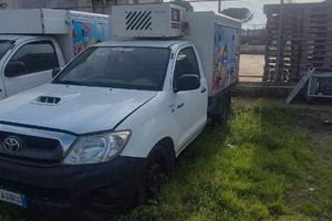Toyota Hilux con cella frigo per surgelati