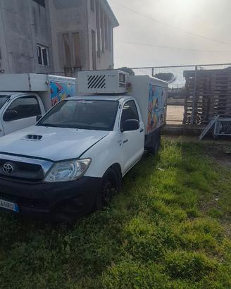 Toyota Hilux con cella frigo per surgelati