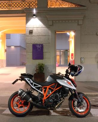 KTM 1290 Super Duke R (2018) - Solo 22.500 km