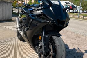 Yamaha YZF R1 2020 pronto pista immatricolata