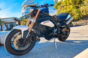 Triumph Speed triple 1050 ABS 2011 Crystal White 