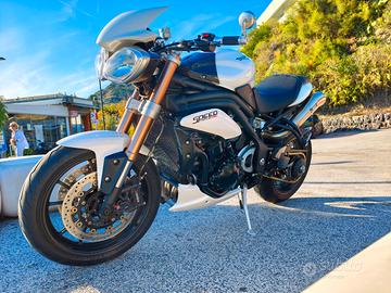 Triumph Speed triple 1050 ABS 2011 Crystal White 