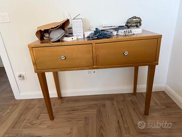 Como e comodini in legno color oro buone condizion