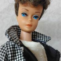 Vintage 1962 brunette BARBIE #6 . All original.