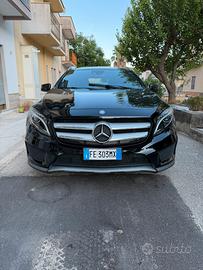 Mercedes GLA PREMIUM AMG 200d