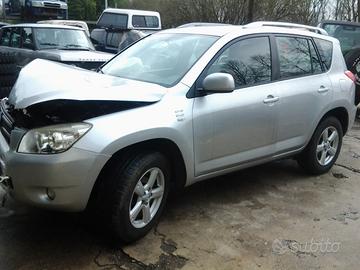 Toyota Rav 4 2006 2.2 - uso ricambi