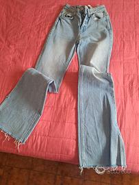 jeans a zampa