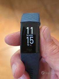 FITBIT CHARGE 4