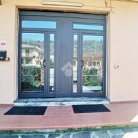 NEGOZIO A SERRAVALLE PISTOIESE