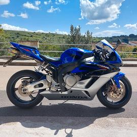 Honda CBR 1000 RR Fireblade 2005