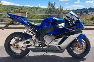 Honda CBR 1000 RR Fireblade 2005