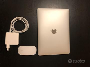MacBook Pro 13” + Magic Mouse