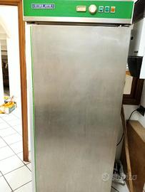 Frigorifero a colonna in acciaio inox , da 700 LT.