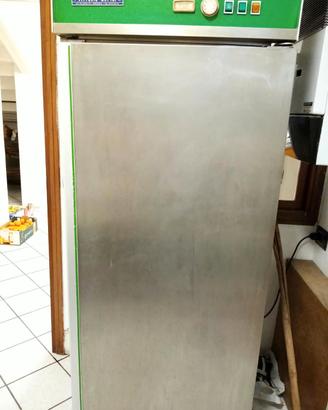 Frigorifero a colonna in acciaio inox , da 700 LT.