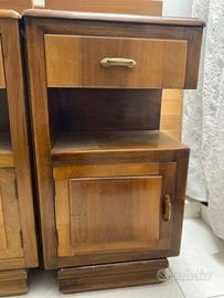 Coppia di comodini anni 30