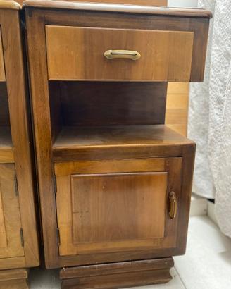 Coppia di comodini anni 30