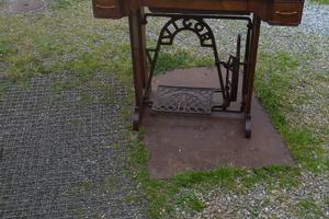 macchina da cucire d'epoca 