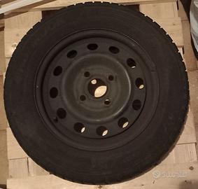 4 pneumatici invernali con cerchi in acciaio