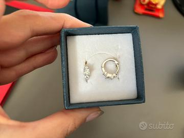 Orecchini a cerchio in argento con brillanti