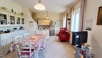 Indipendente con spazi esterni, tavernetta e box!