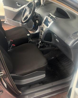 Toyota yaris 2009