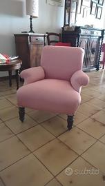 Poltroncina antica rifoderata