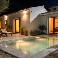 Villa con_vista mare_e_piscina dal_costrutture