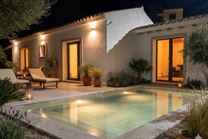 Villa con_vista mare_e_piscina dal_costrutture