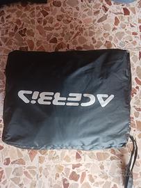 giacca e pantaloni antipioggia moto