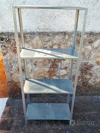 scaffale metallico solido