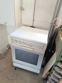 Cucina a gas. Gratis se lo vieni a prendere 
