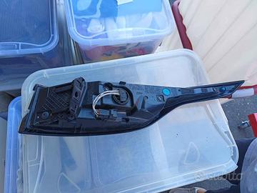 STOP POSTERIORE SINISTRO RANGE ROVER VELAR S 2018