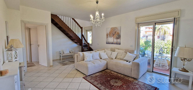 Quadrilocale con mansarda e garage a Mascali