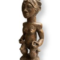 Arte africana, statua femminile Bakongo