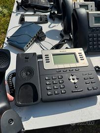 Set completo telefoni ufficio YEALINK IP n 11 pez.